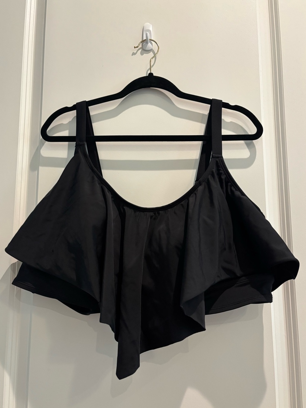 Torrid Black Ruffle Flounce Bikini Swim Top Size 4 Plus Size UPF 50+ NWOT - Picture 4 of 6